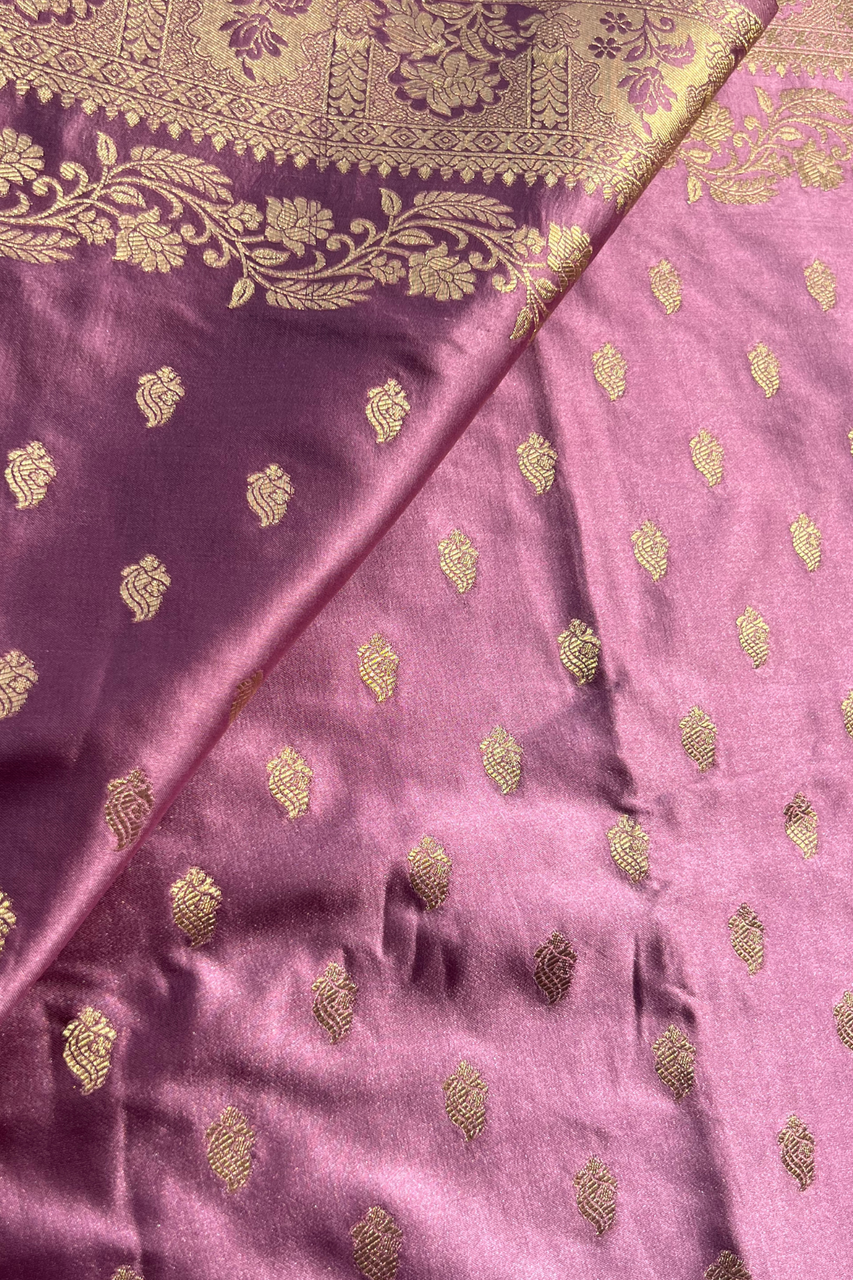 Lilac Zari Booti Mashru Satin Silk Saree