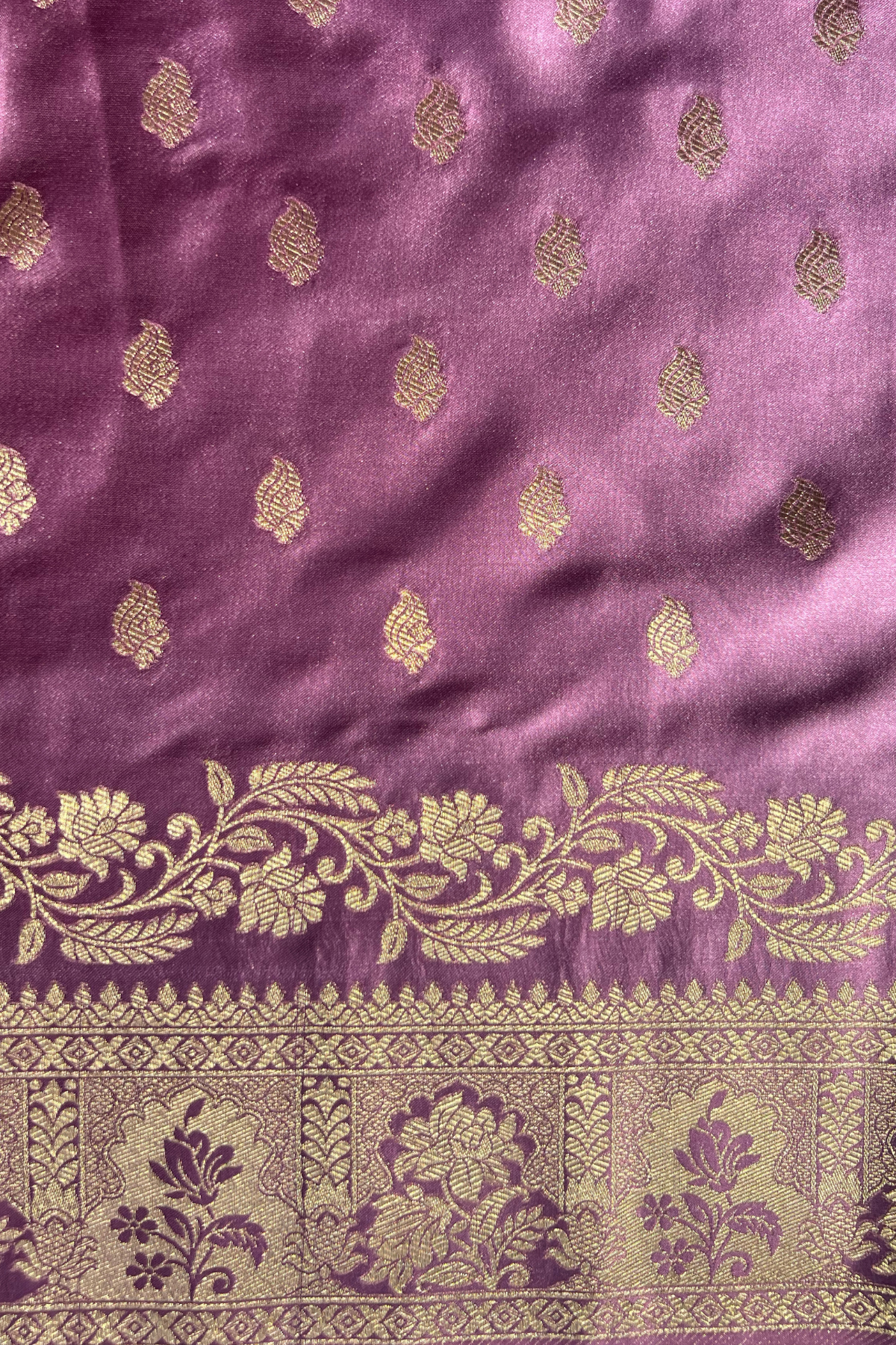 Lilac Zari Booti Mashru Satin Silk Saree