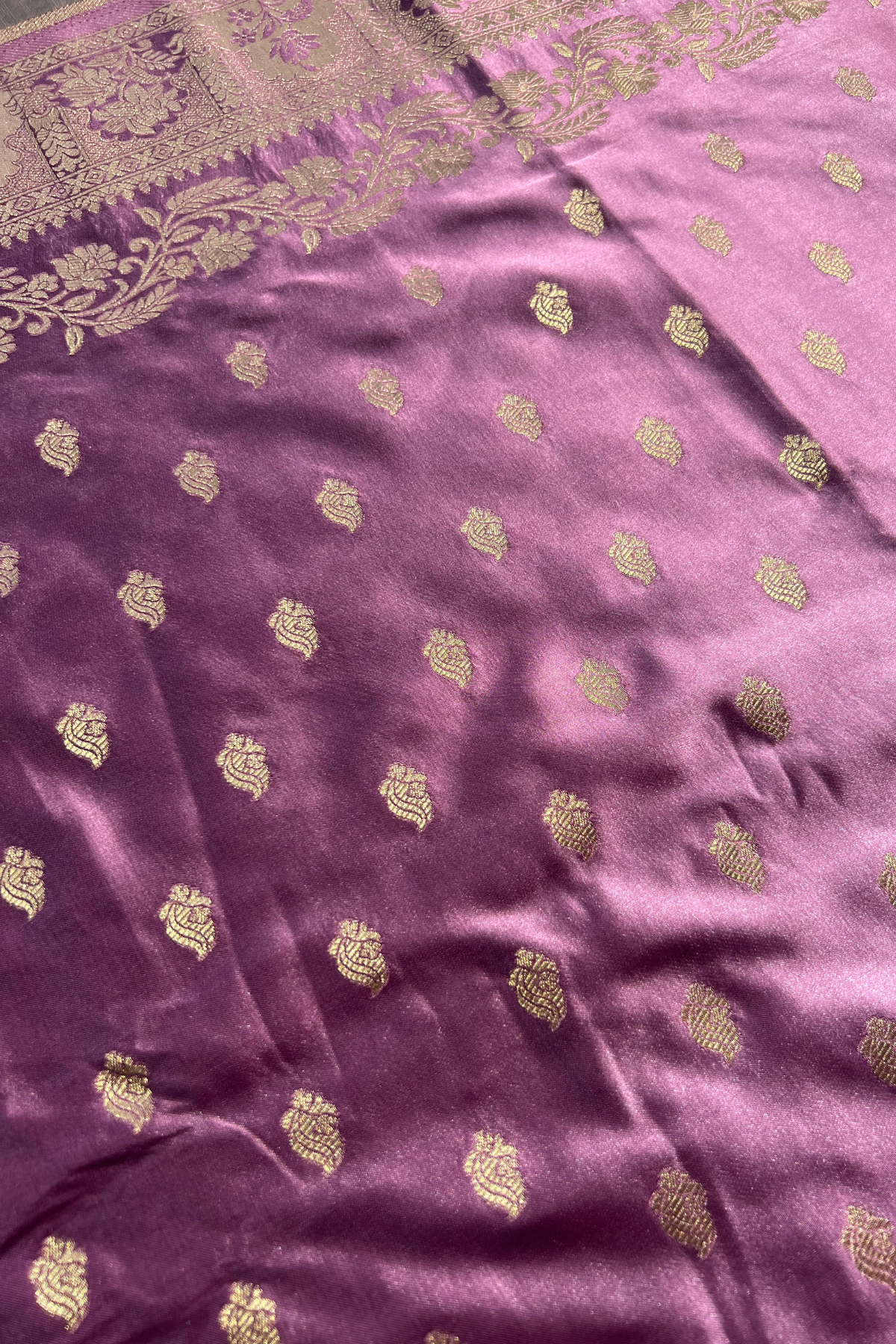 Lilac Zari Booti Mashru Satin Silk Saree